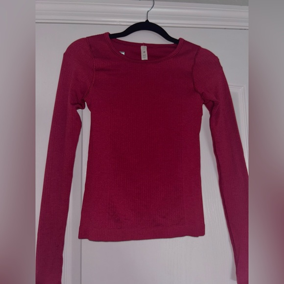 COPY - Lululemon Ebb to Street Long Sleeve Waist Length Size 4 In Pomegranate - Picture 3 of 5